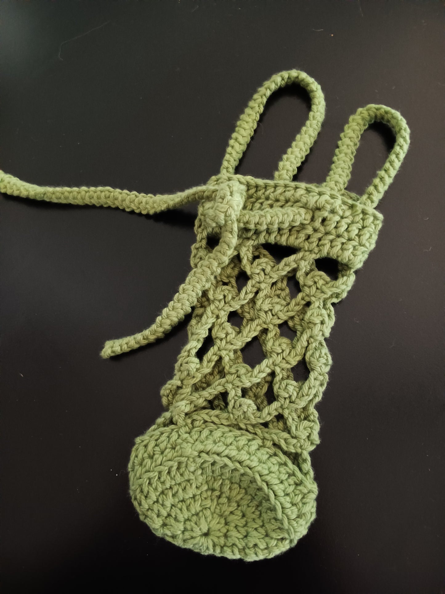 water bottle holder, green, adjustable handle