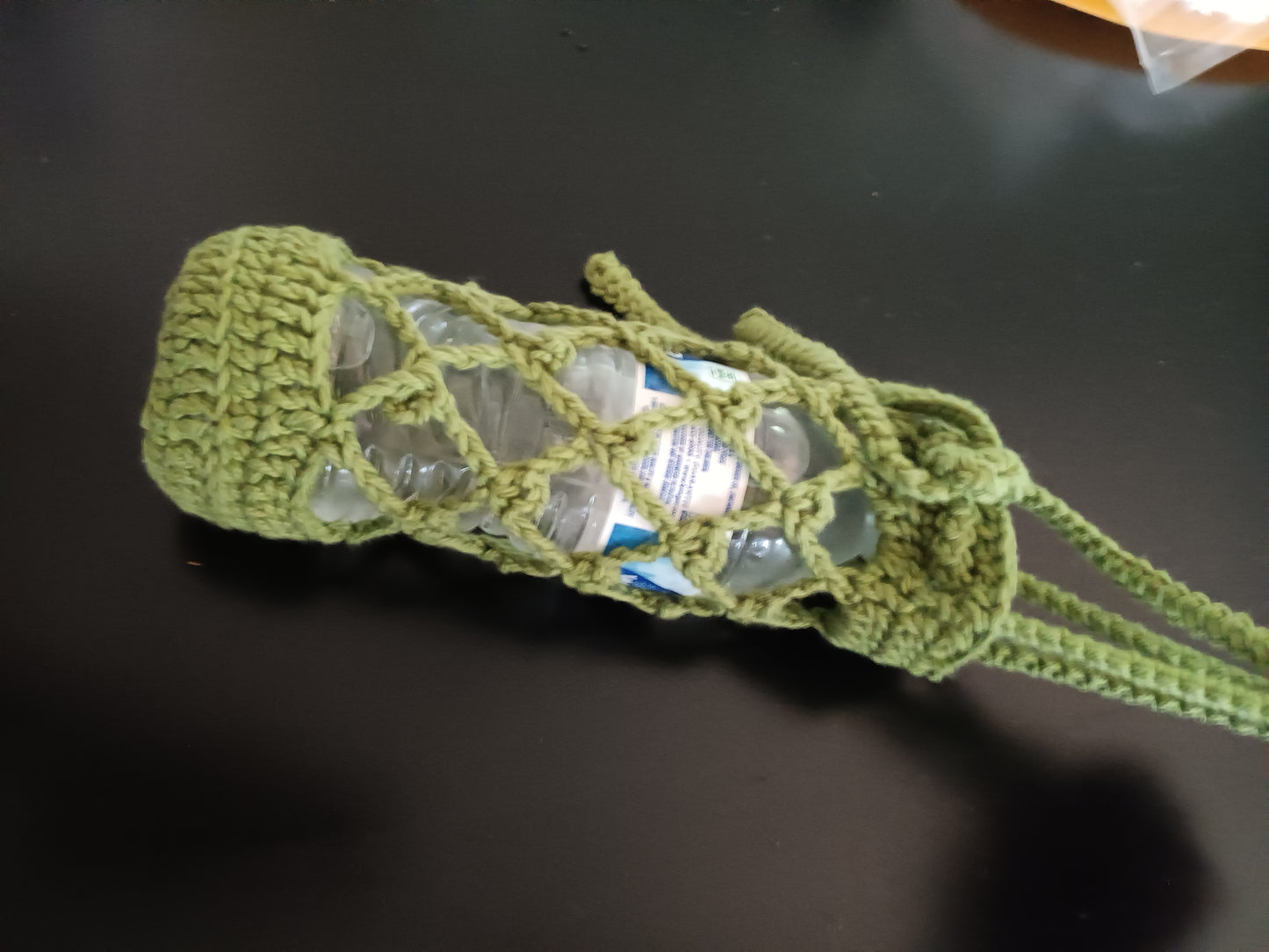 water bottle holder, green, adjustable handle