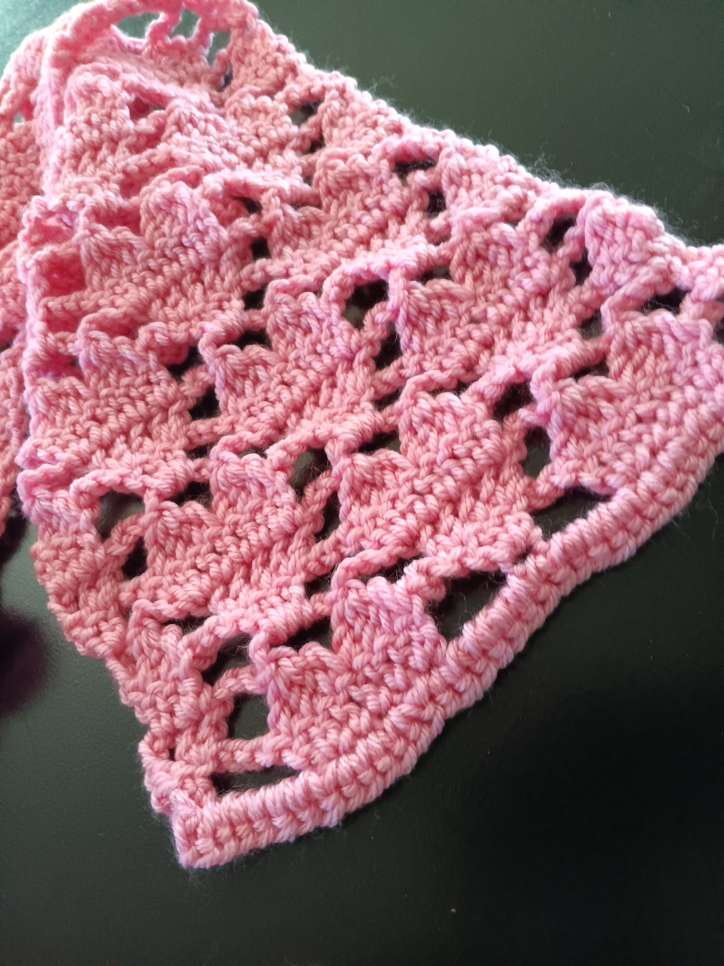 Scarf with pink hearts